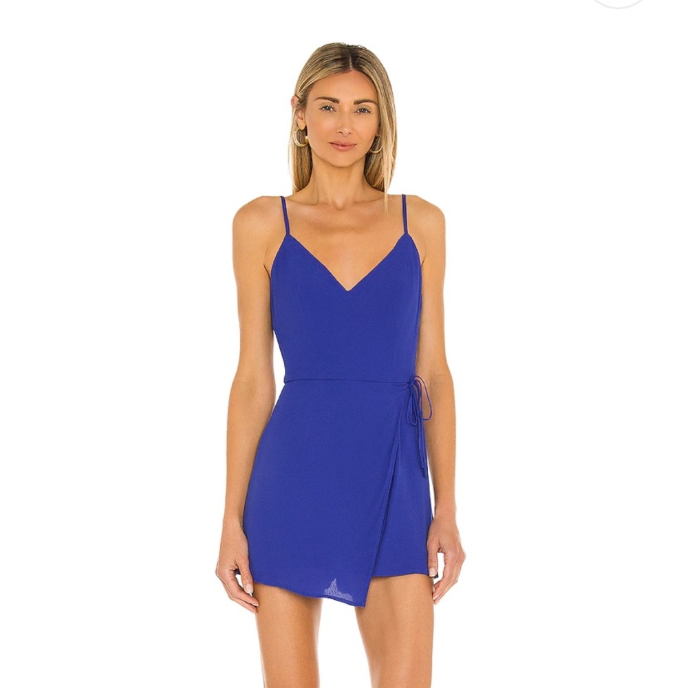 Karen Wrap Romper in Royal Blue
superdown size Small Never worn!!!!